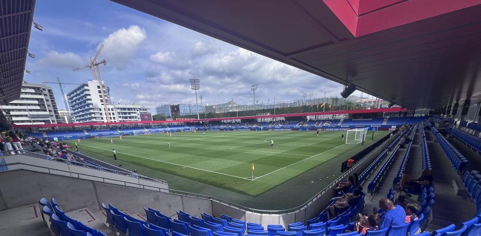 PG电子登录入口-世体：西甲派代表考察巴萨临时球场，确保与瓦伦比赛顺利进行